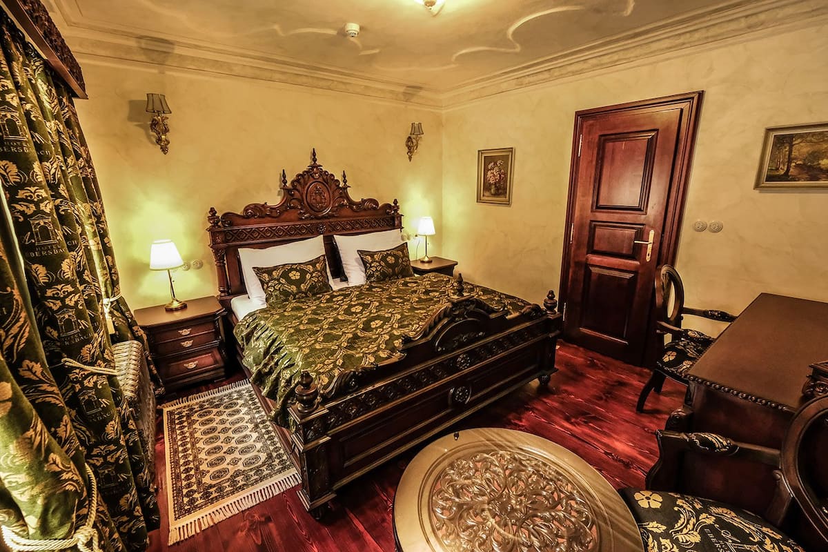 Room (The Terrace Suite 107) | Egyptian cotton sheets, premium bedding, in-room safe