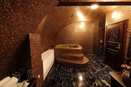 Bañera de hidromasaje interior