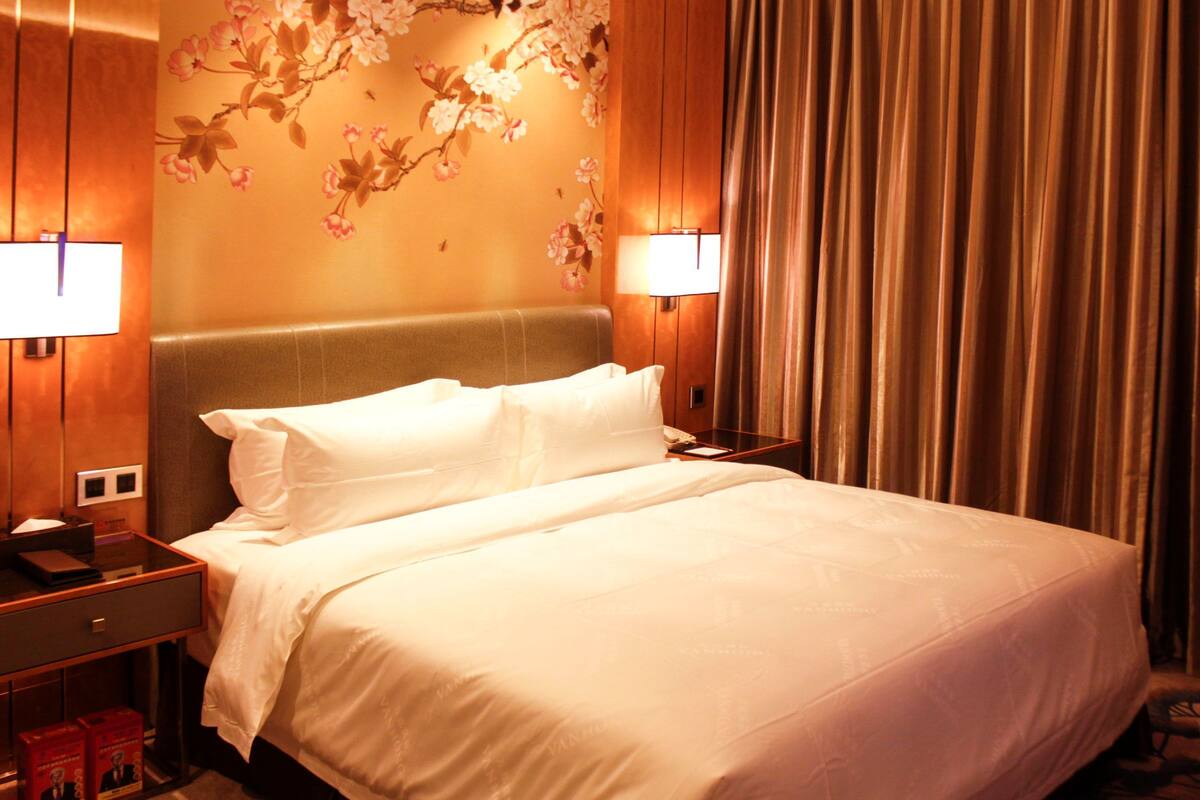 Superior Double Room, No Windows | In-room safe, desk, blackout drapes, soundproofing