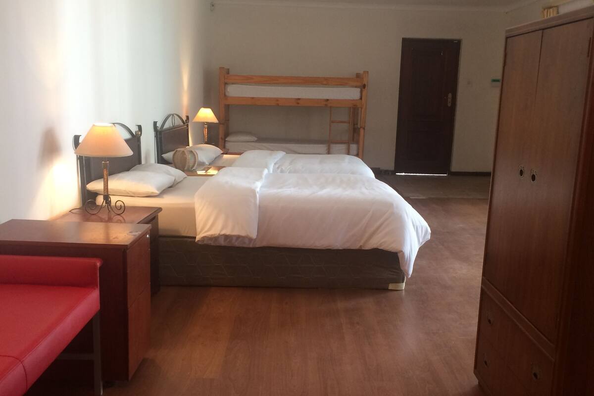 Junior cottage, niet-roken, privébadkamer | Extra bedden, gratis wifi, beddengoed