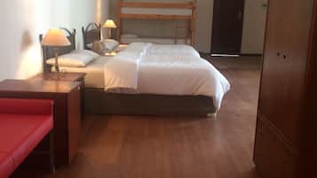 Junior Cottage, Non Smoking, Private Bathroom | Rollaway beds, free WiFi, bed sheets