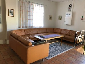 Coin salon dans le hall