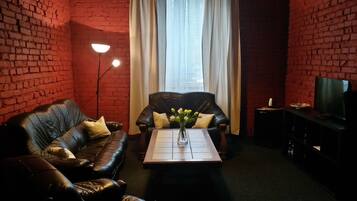 Suite (Grand) | Minibar, iron/ironing board, free WiFi, bed sheets