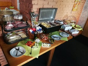 Daily buffet breakfast for a fee - Hotel Club Trio (Ostrava)