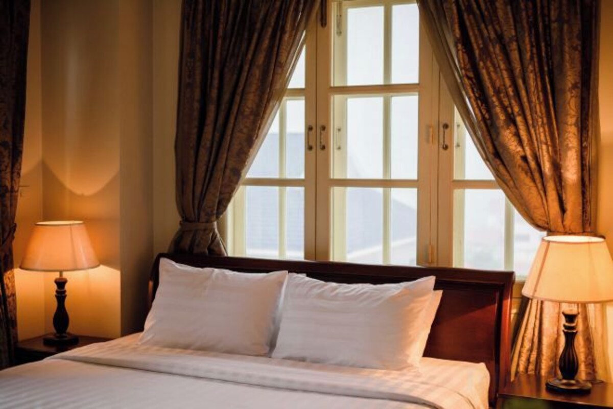 1 bedroom, premium bedding, in-room safe, desk