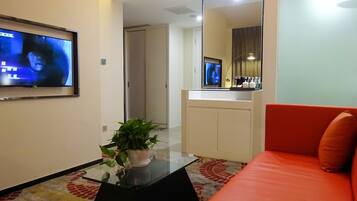 Suite | Living area | Plasma TV