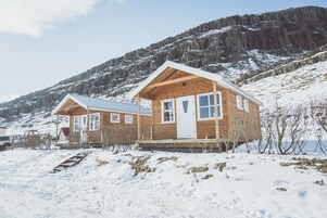 Cottage, 1 Bedroom (Dys) | Desk, free WiFi, bed sheets