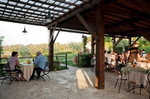 Dinner served - Tenuta Decimo (San Gimignano)