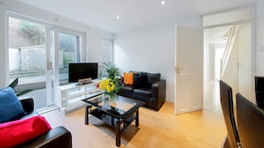 Unclassified image, 3 of 29, button - Heath Road (London)