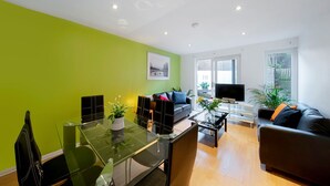 Unclassified image, 2 of 29, button - Heath Road (London)