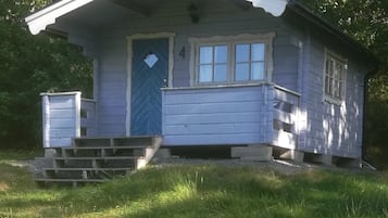 Cabin (4) | Individually decorated, individually furnished, free cots/infant beds