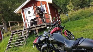 Cabin (2) | Individually decorated, individually furnished, free cots/infant beds