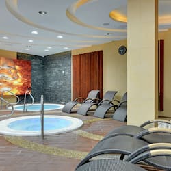 Indoor spa tub