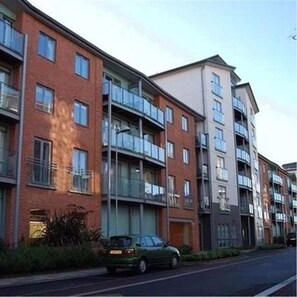 Exterior - Executive Apartment With City Views (Gateshead)