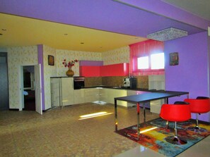 Signature Apartment, 1 Bedroom, 2 Bathrooms | Private kitchen - Fort Kolesnik (Pushkin)