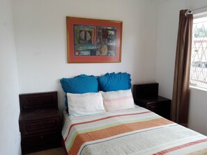 套房, 1 間臥室, 無障礙, 私人浴室 | 書桌、隔音、免費無線上網、床單