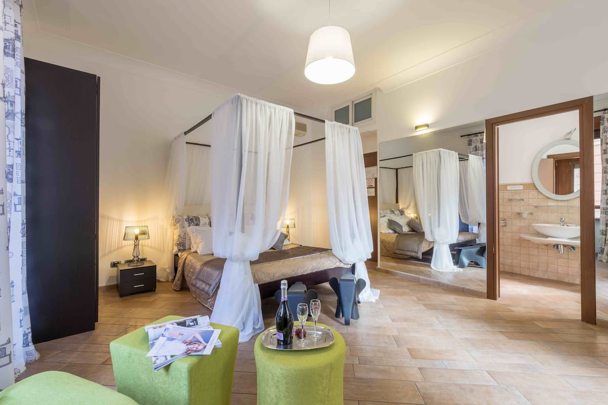 Doppelzimmer | Schreibtisch, kostenlose Babybetten, kostenloses WLAN