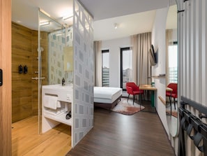 Comfort Room, 1 Double Bed | Desk, laptop workspace, blackout drapes, soundproofing