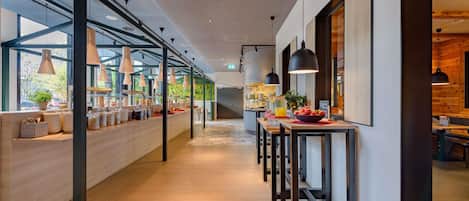 Desayuno buffet (CHF 29 por persona)