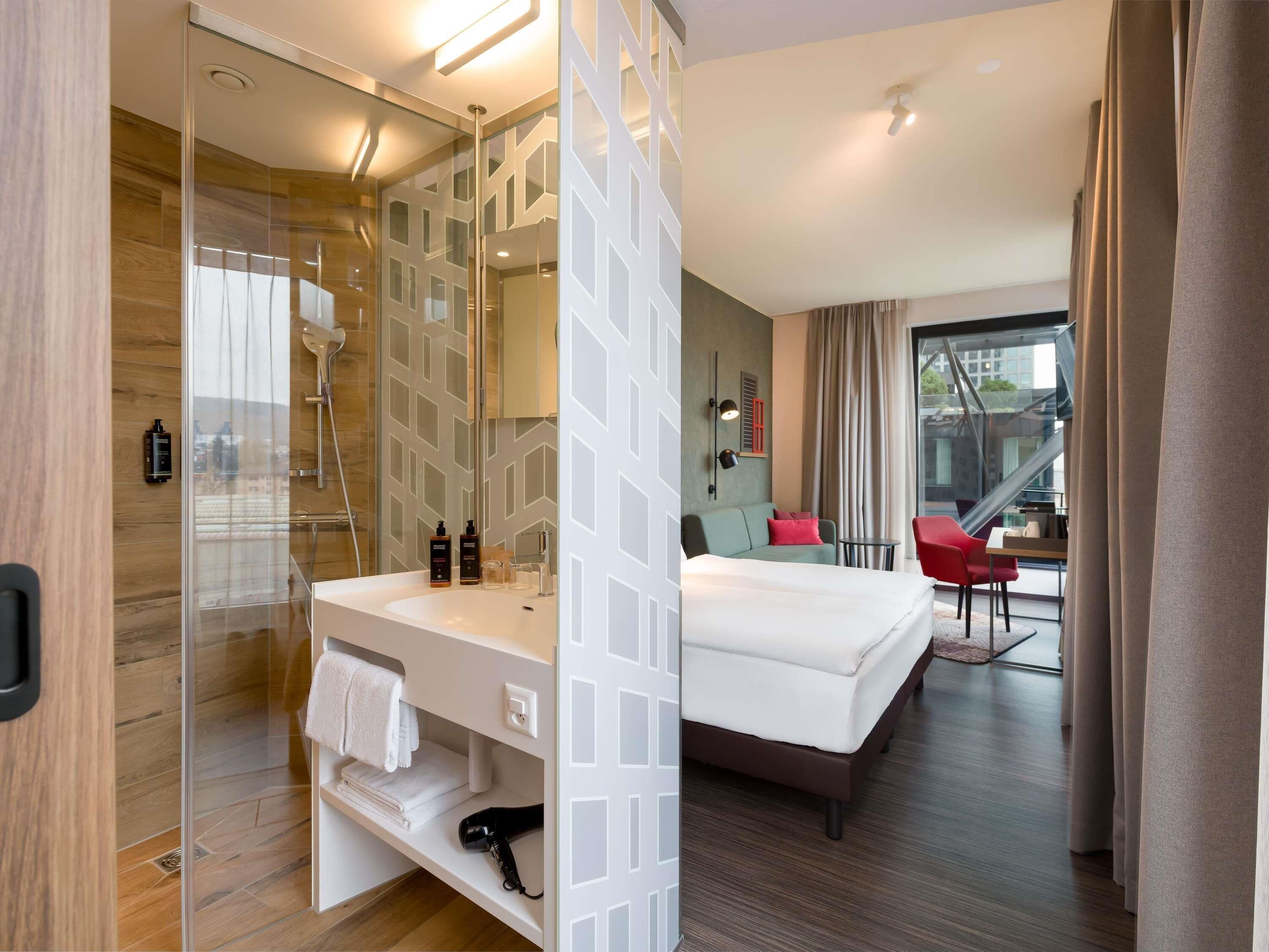 Privilege - Værelse - 1 dobbeltseng | Skrivebord, arbejdsområde til bærbare computere, mørklægningsgardiner