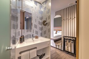 Privilege, Quarto, 1 cama de casal | Banheiro | Chuveiro, secador de cabelo, roupões de banho, toalhas de banho