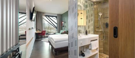Superior Room, 2 Single Beds | Desk, laptop workspace, blackout curtains, soundproofing