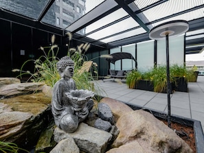 Sauna, hot tub, steam room