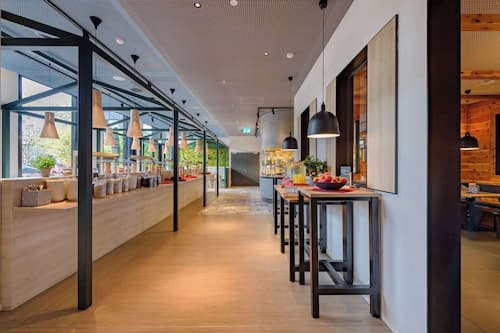 Tägliches Frühstücksbuffet gegen Gebühr