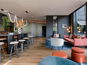 Bar (on property) - Mercure Zürich City  (Zürich)