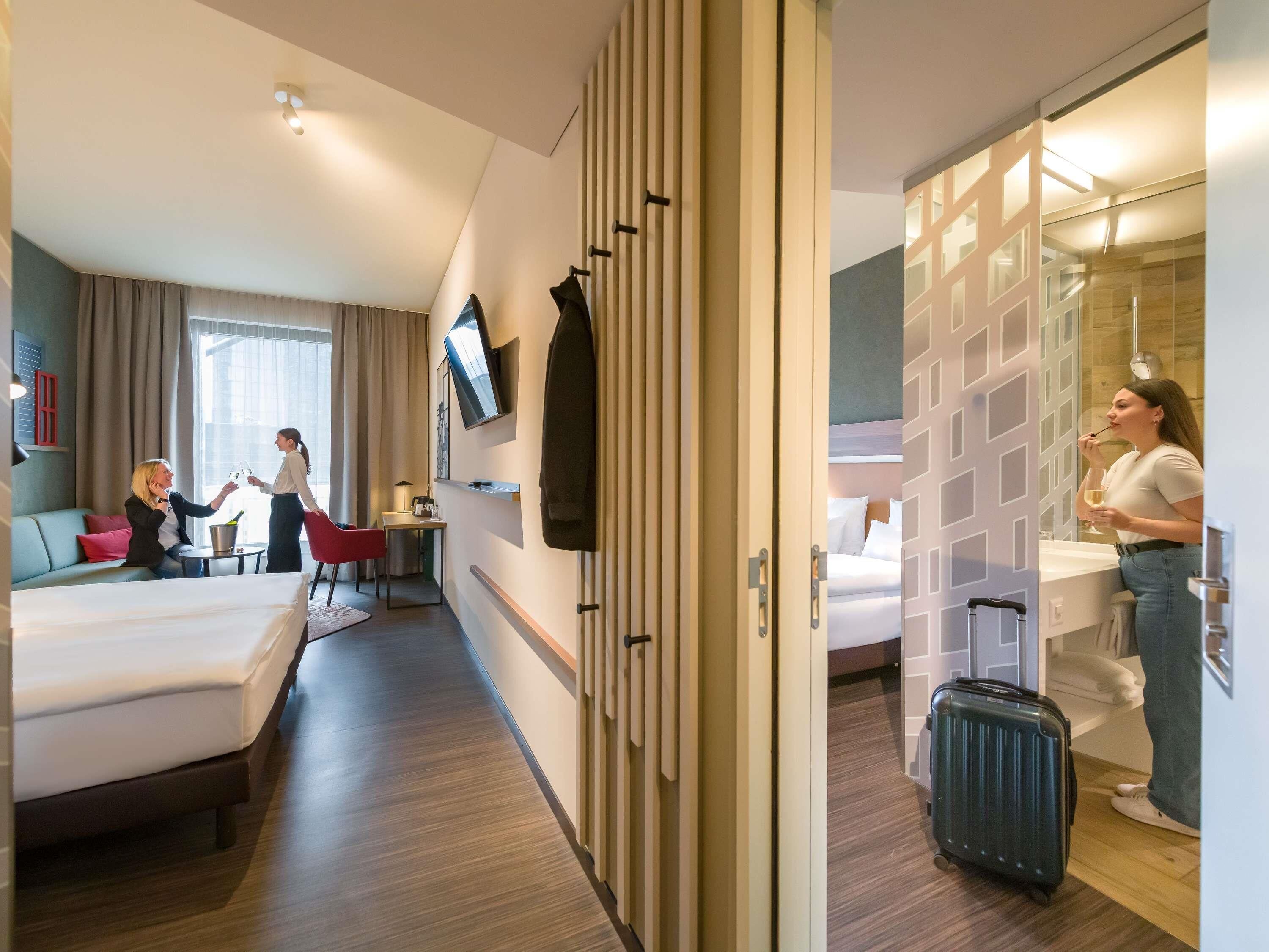 Chambre Double Supérieure, chambres communicantes | Bureau, espace de travail pour ordinateur portable, rideaux occultants