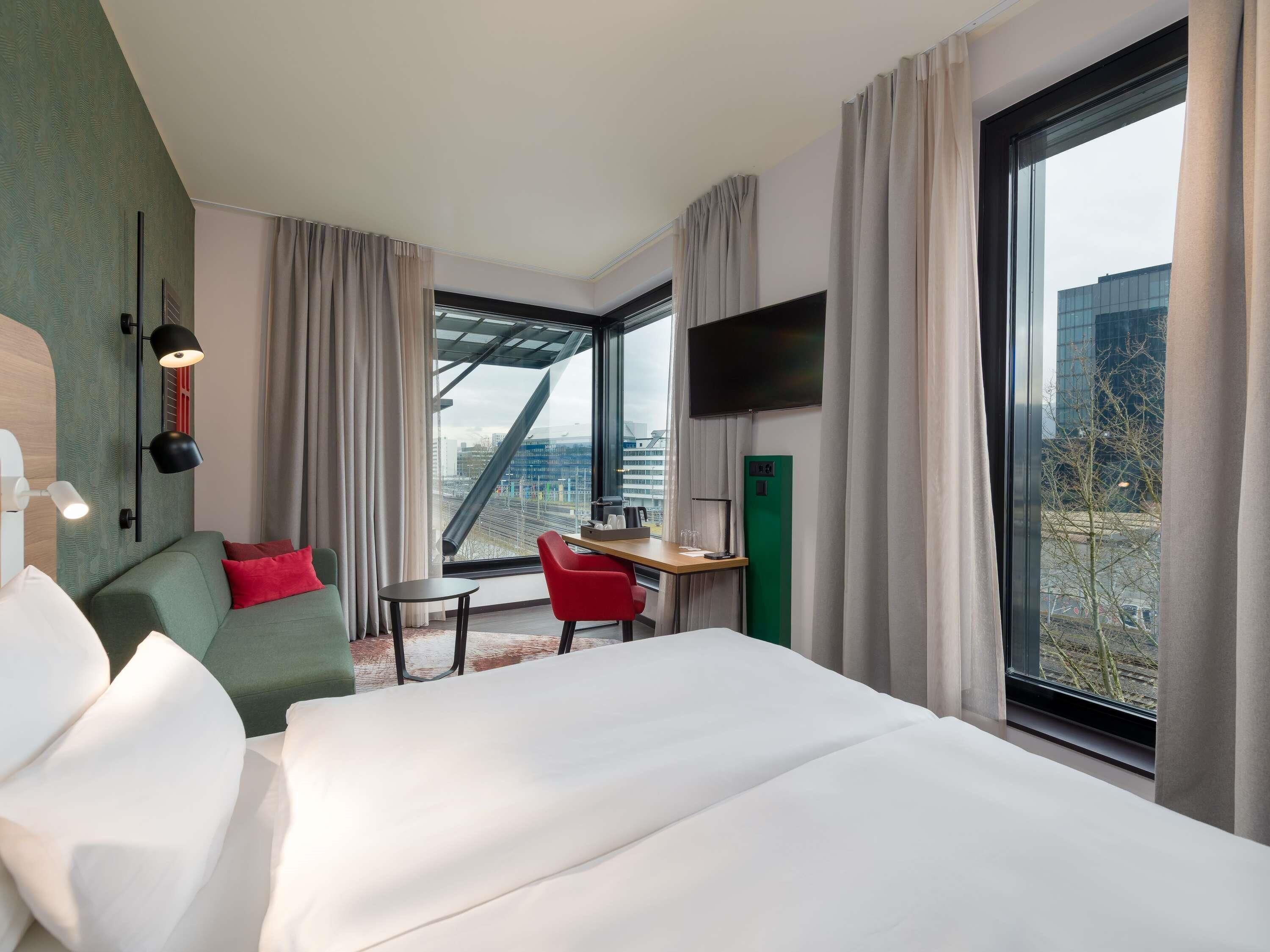 Privilege, Phòng, 1 giường đôi | Bàn, khu vực làm việc phù hợp cho laptop, màn/rèm cản sáng 