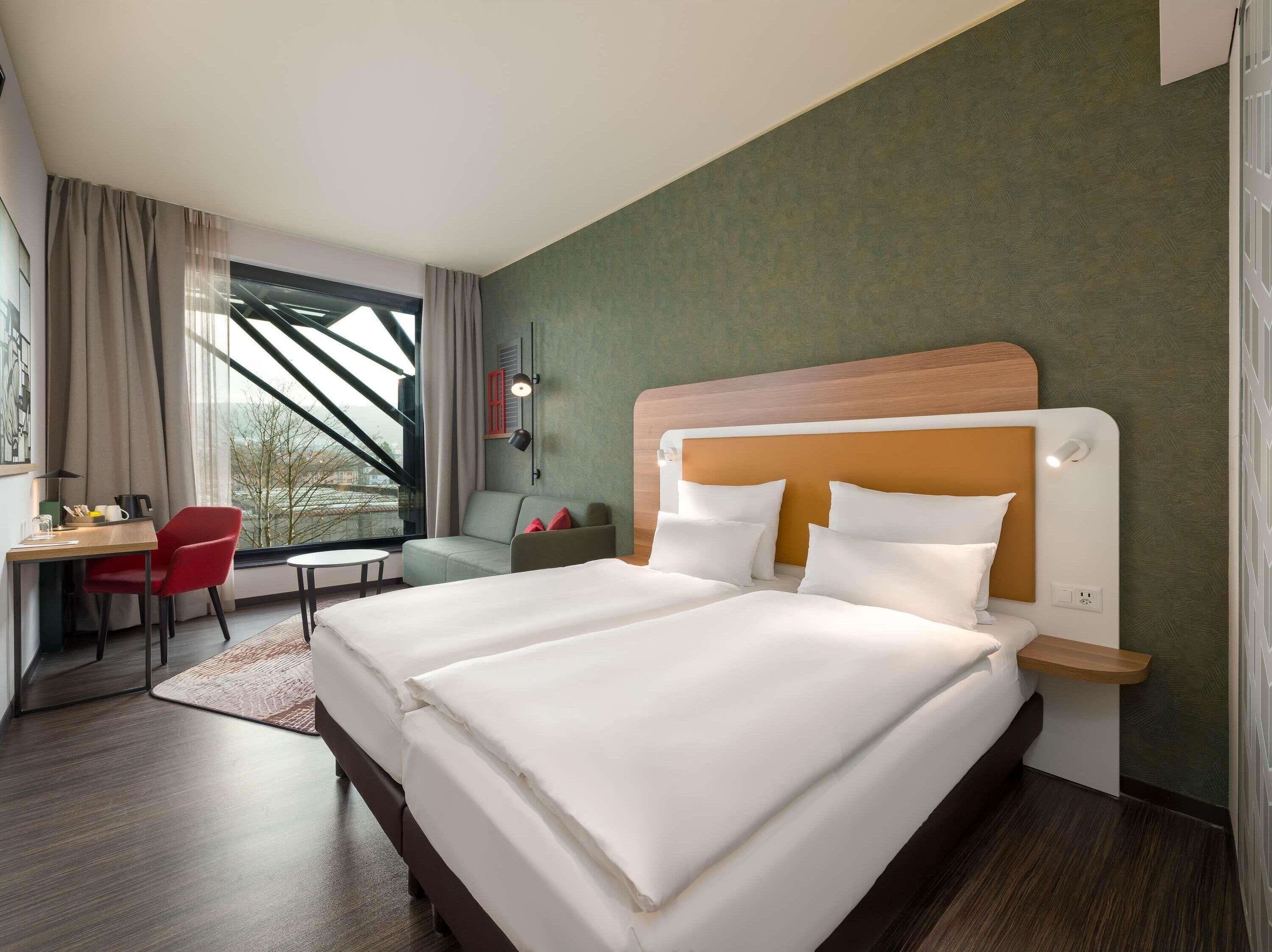 Chambre Supérieure, 2 lits une place | Bureau, espace de travail pour ordinateur portable, rideaux occultants