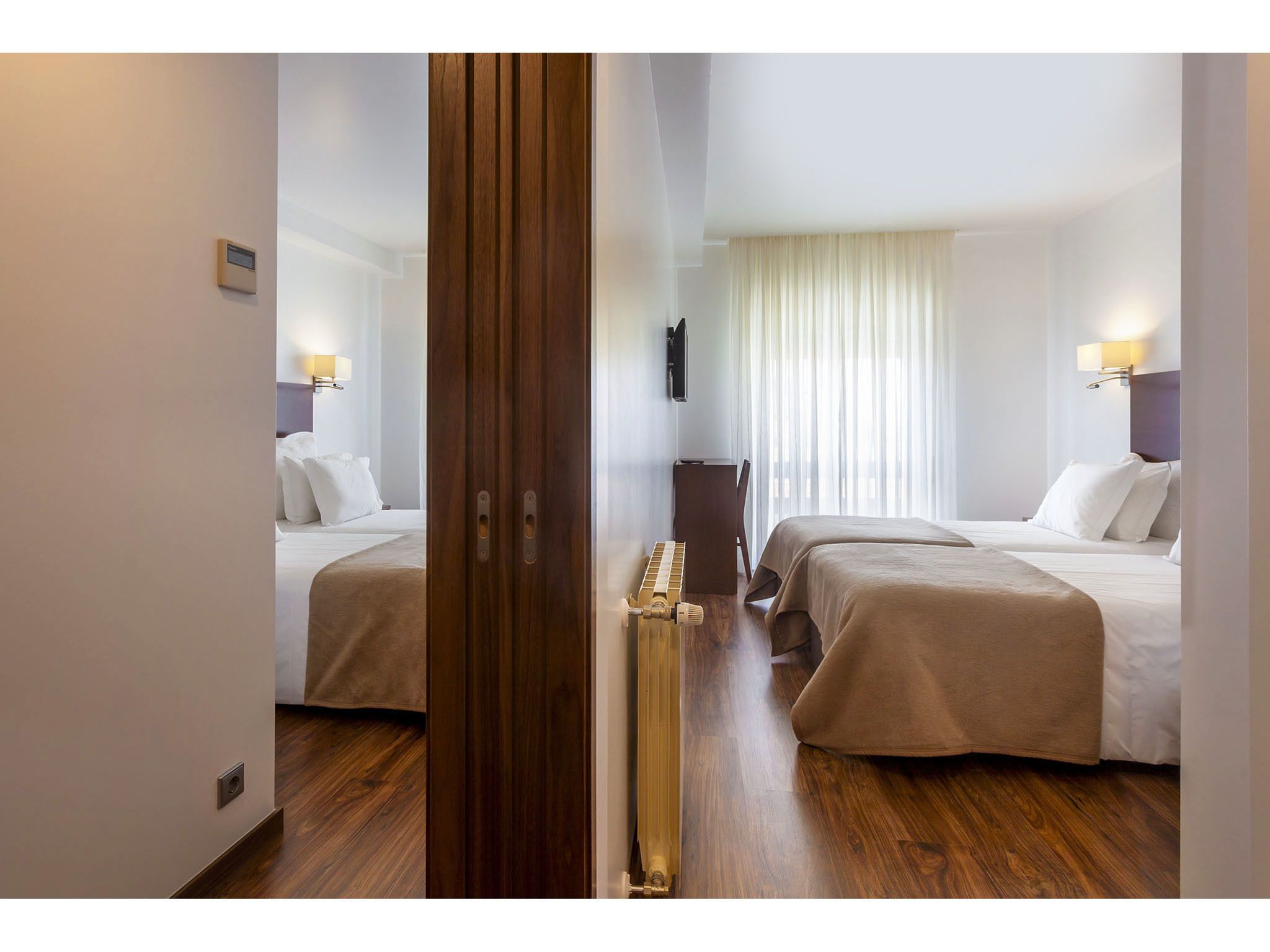 desk, free wifi, bed sheets, wheelchair access