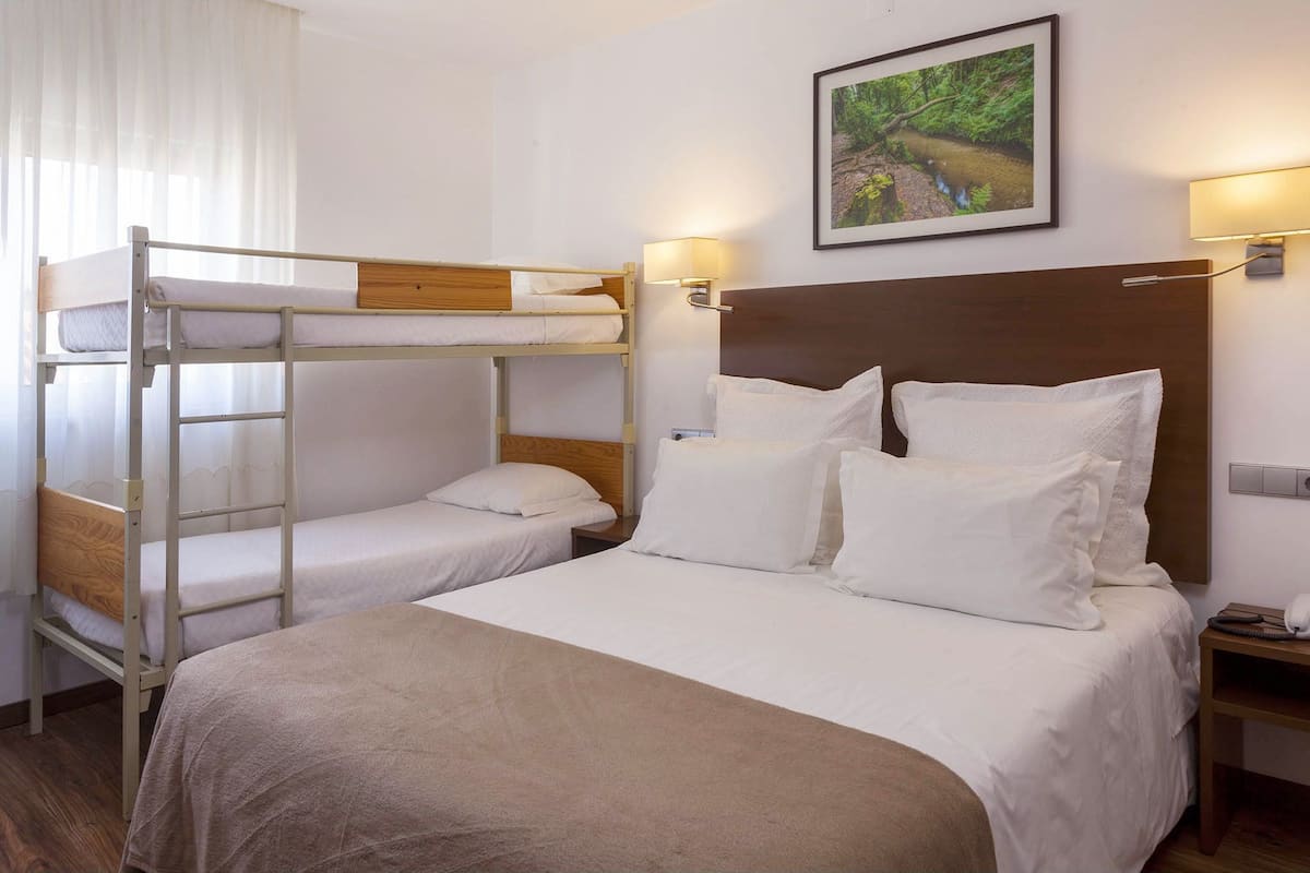 family room | desk, free wifi, bed sheets, wheelchair access