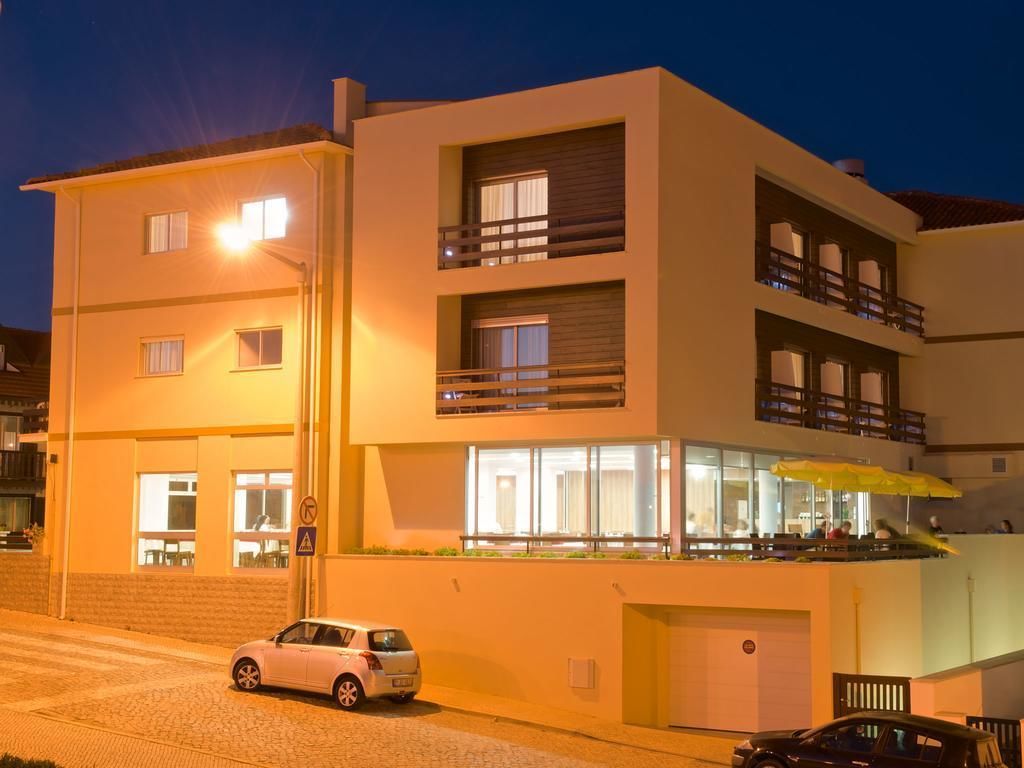 desk, free wifi, bed sheets, wheelchair access