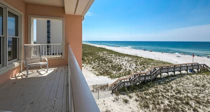 Jen's Creole 4 Bedroom Townhouse by RedAwning