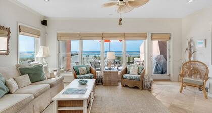 Jen's Creole 4 Bedroom Townhouse by RedAwning