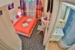 Comfort Double Room, 1 Queen Bed, Ground Floor | Premium bedding, in-room safe, individually decorated - Mini-hotel Ostozhenka 47 (Moscow)