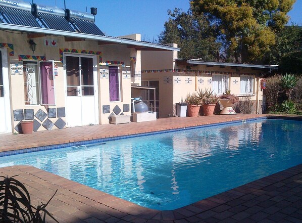 Outdoor pool - Johannesburg Youth Hostel (Randburg)