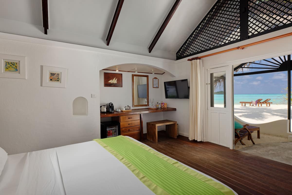 Beach Villa | 1 camera, minibar, cassaforte in camera, con arredamento individuale