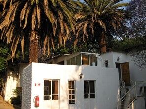 Exterior - Rosebank Boarding Hostel (Johannesburg)