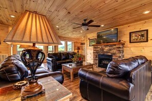 Stuga - flera sovrum | Vardagsrum | Bordsfotboll