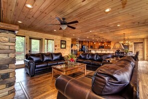 Stuga - flera sovrum | Vardagsrum | Bordsfotboll