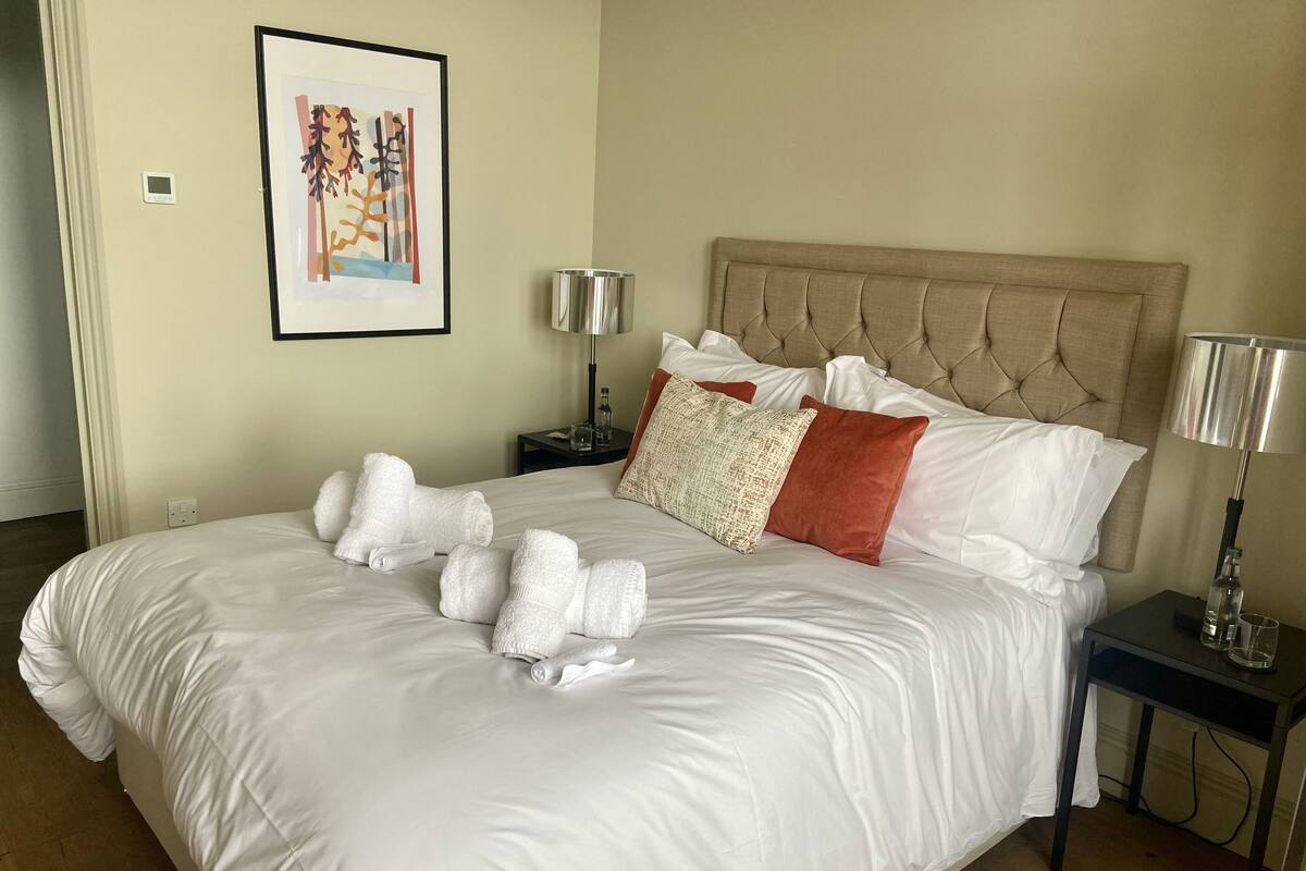Family Double Room, Ensuite (Or Twin) | Premium bedding, desk, laptop workspace, bed sheets