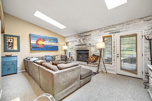 J1 Meadow Creek Miniums 3 Bedroom Condo by RedAwning