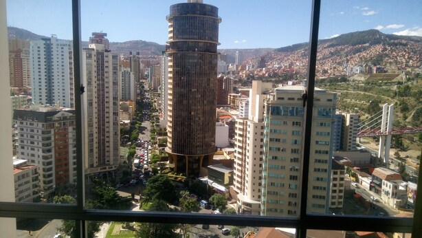 Unclassified image, 1 of 27, button - DEPARTAMENTO PISO 20a, CENTRICO, CERCA EMBAJADA AMERICANA, TELEFERICO, MALLS, VISTAS PANORAMICAS y SEGURO (La Paz)