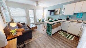 Condo, 1 Bedroom | Living area