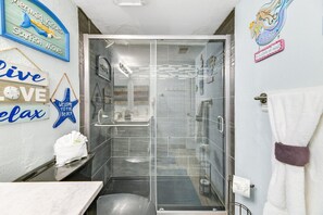 Condo, 1 Bedroom | Bathroom | Hair dryer, towels - Seascape 2205 1 Bedroom Condo by RedAwning (Galveston)
