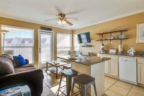 Condo, 1 Bedroom | Living area