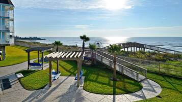 Condo, 1 Bedroom | Property grounds